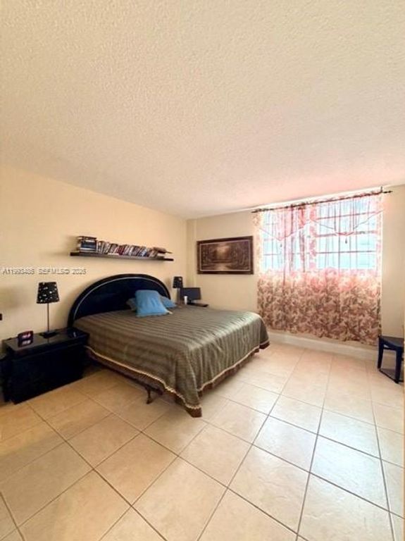 Image 15 of property listing at 3901 S Ocean Dr 7M, Hollywood, FL 33019