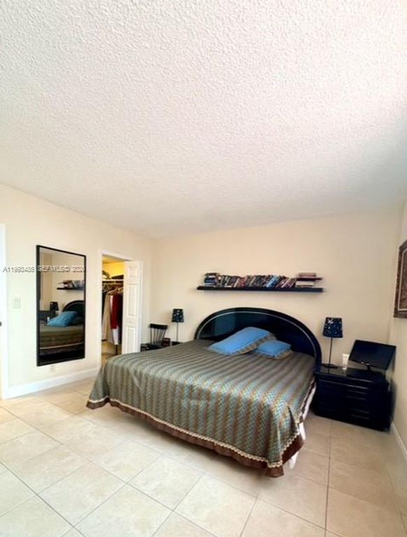 Image 17 of property listing at 3901 S Ocean Dr 7M, Hollywood, FL 33019