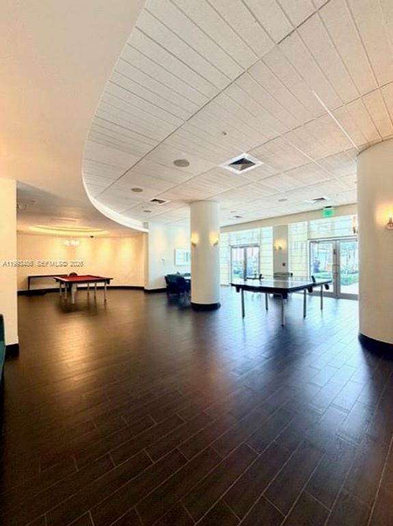 Image 27 of property listing at 3901 S Ocean Dr 7M, Hollywood, FL 33019