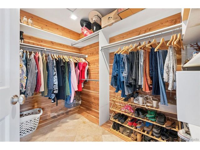 22292 Chippewa Ln, Golden, CO 80401