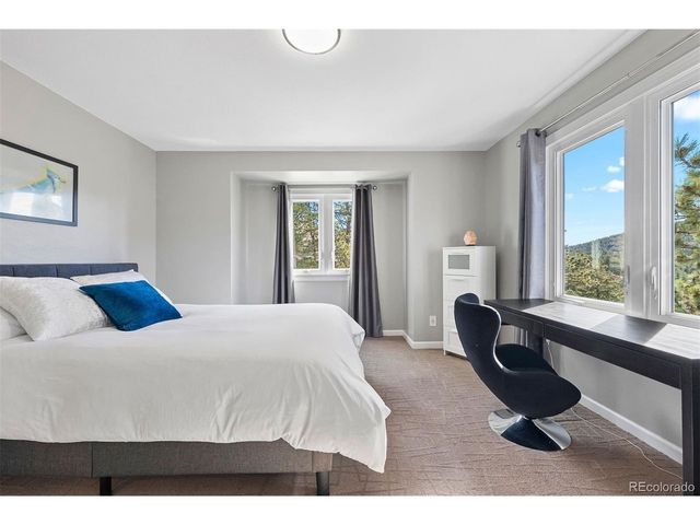 22292 Chippewa Ln, Golden, CO 80401