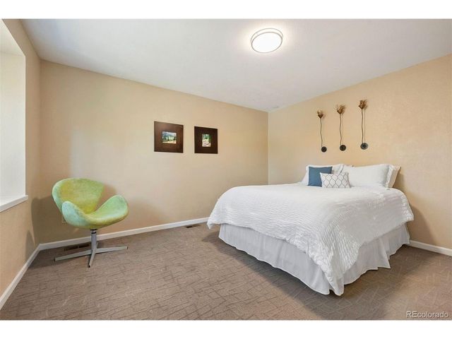 22292 Chippewa Ln, Golden, CO 80401