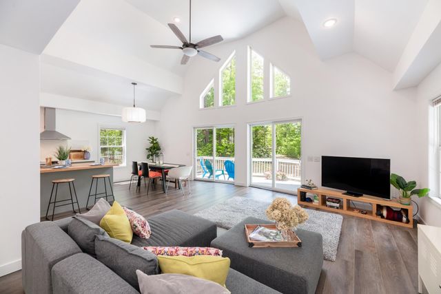 83 Fox Hill Road, Belmont, NH 03220