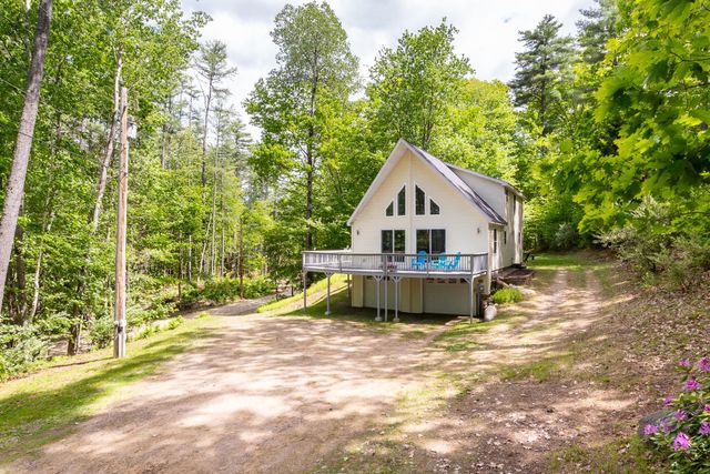 83 Fox Hill Road, Belmont, NH 03220