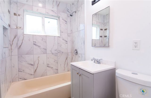 1035 W 107th, Los Angeles, CA 90044