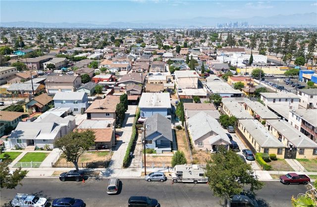1035 W 107th, Los Angeles, CA 90044