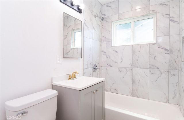 1035 W 107th, Los Angeles, CA 90044