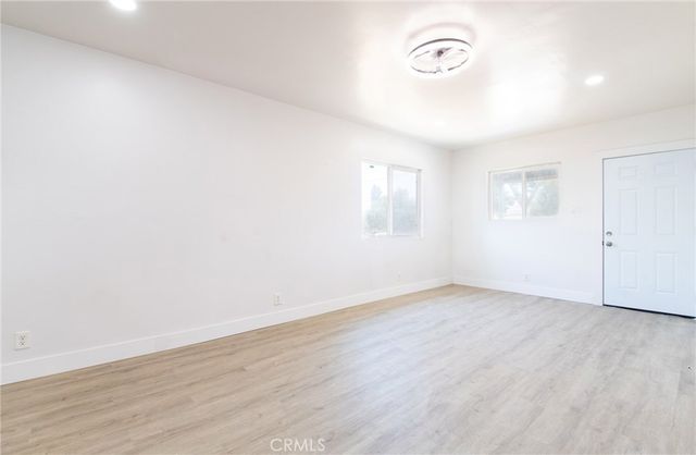 1035 W 107th, Los Angeles, CA 90044