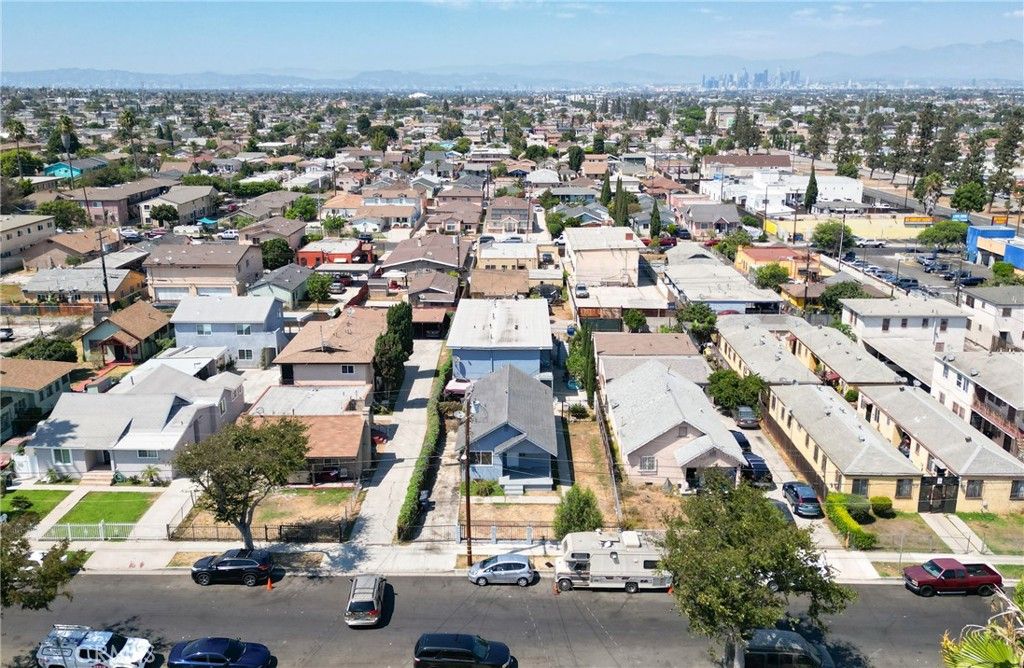 1035 W 107th, Los Angeles, CA 90044