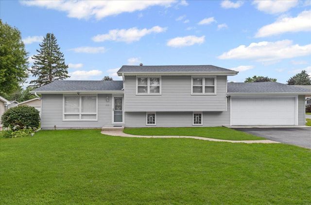 1915 Esch ROAD, Twin Lakes, WI 53181