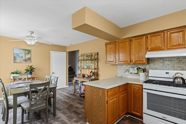 1915 Esch ROAD, Twin Lakes, WI 53181