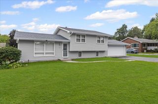 1915 Esch ROAD, Twin Lakes, WI 53181