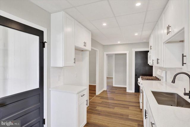 229 N LANCASTER ST, Annville, PA 17003