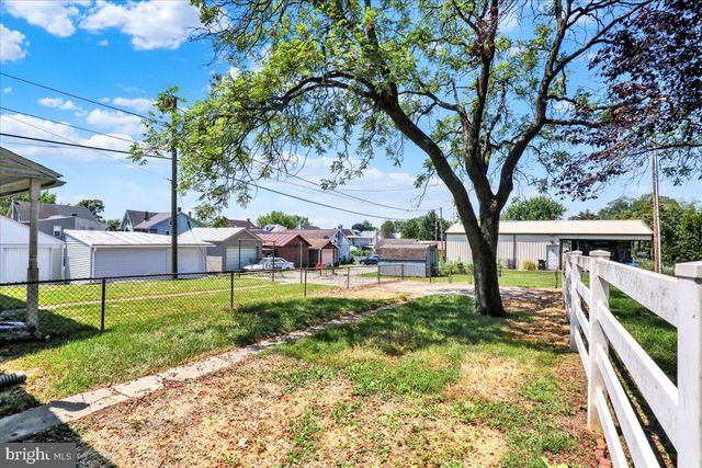 229 N LANCASTER ST, Annville, PA 17003