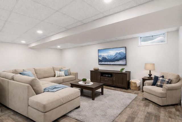 W4948 Mark PLACE, La Crosse, WI 54601