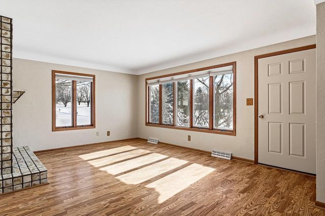 W4948 Mark PLACE, La Crosse, WI 54601