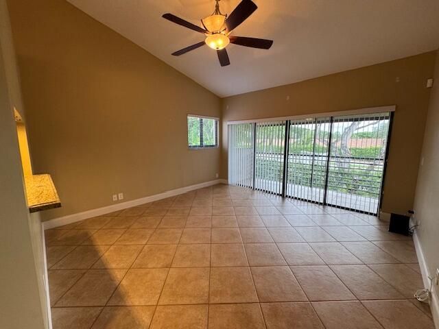 4 Via De Casas Sur 203, Boynton Beach, FL 33426