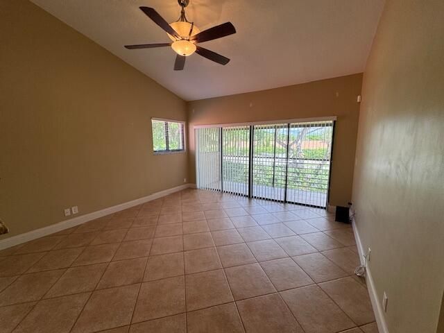 4 Via De Casas Sur 203, Boynton Beach, FL 33426