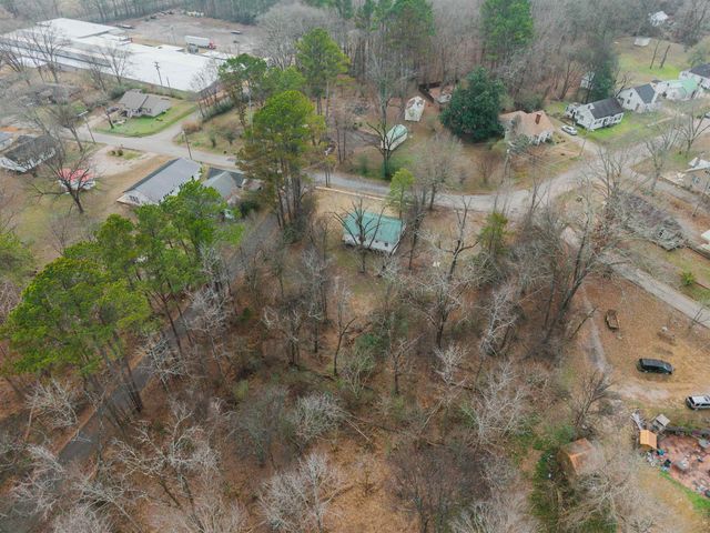 231 ADAMS ST, Selmer, TN 38375