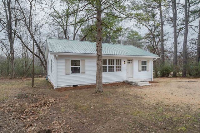 231 ADAMS ST, Selmer, TN 38375