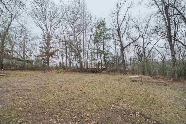 231 ADAMS ST, Selmer, TN 38375