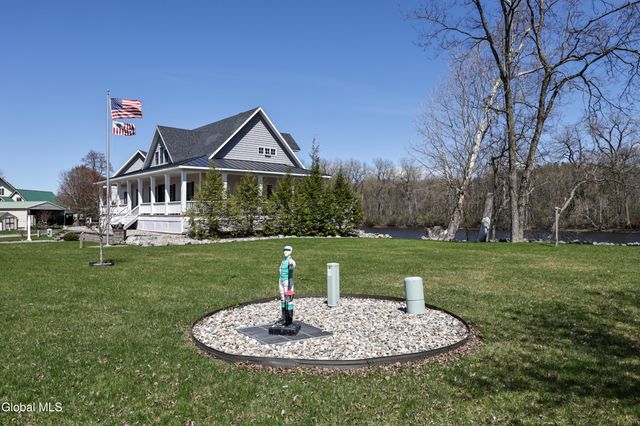 17 Schuyler Island Drive, Schuylerville, NY 12871