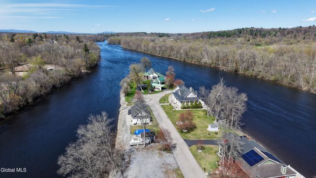 17 Schuyler Island Drive, Schuylerville, NY 12871