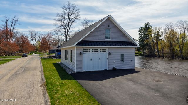 17 Schuyler Island Drive, Schuylerville, NY 12871