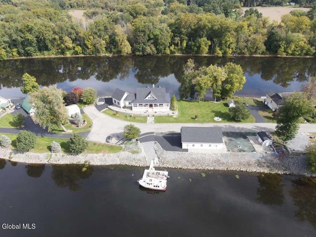 17 Schuyler Island Drive, Schuylerville, NY 12871