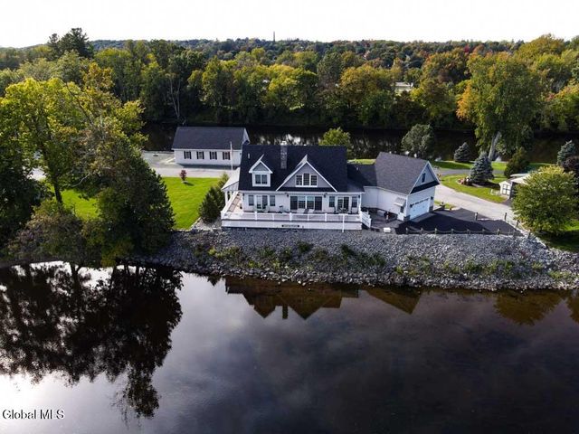 17 Schuyler Island Drive, Schuylerville, NY 12871