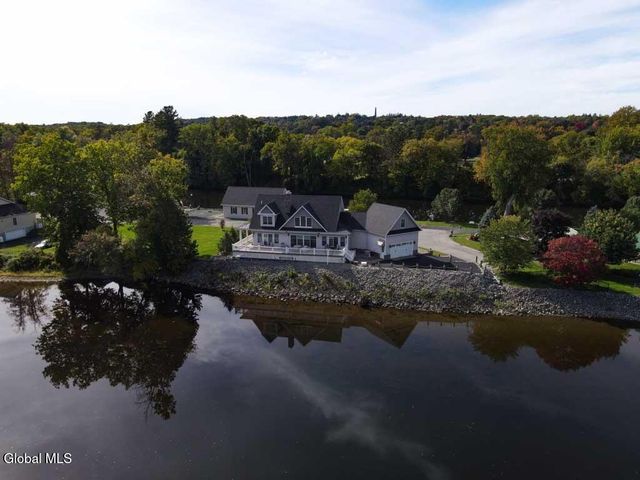17 Schuyler Island Drive, Schuylerville, NY 12871