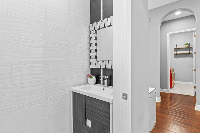 10007 HAZELNUT COURT, Tampa, FL 33647
