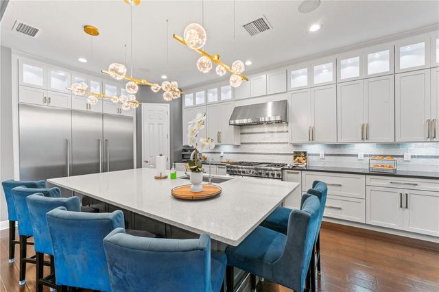 10007 HAZELNUT COURT, Tampa, FL 33647