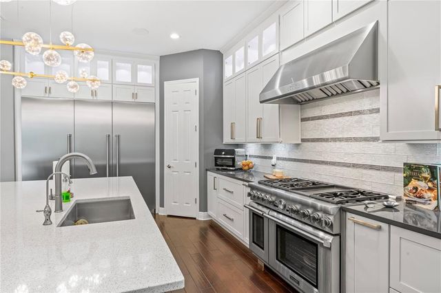 10007 HAZELNUT COURT, Tampa, FL 33647