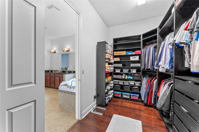 10007 HAZELNUT COURT, Tampa, FL 33647