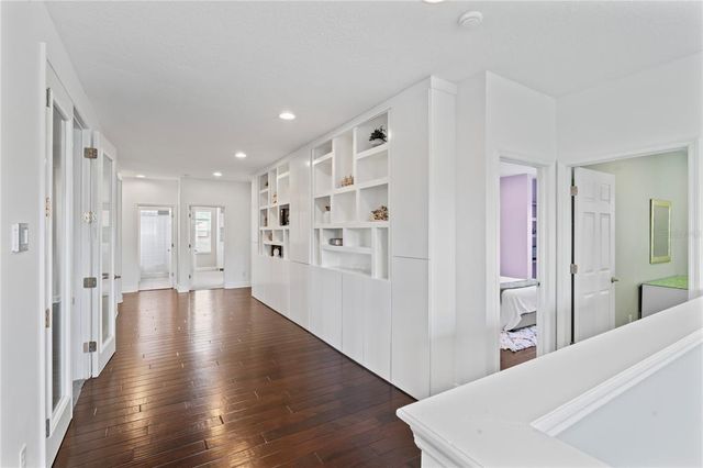 10007 HAZELNUT COURT, Tampa, FL 33647