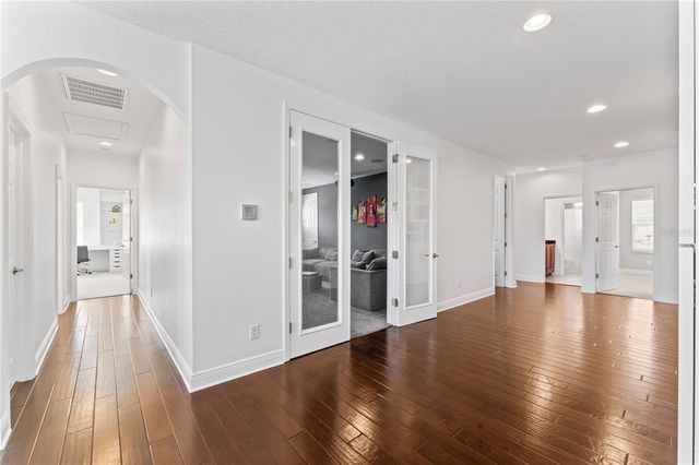 10007 HAZELNUT COURT, Tampa, FL 33647