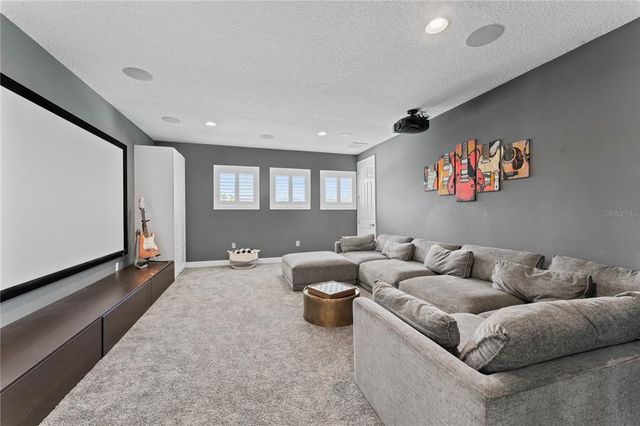 10007 HAZELNUT COURT, Tampa, FL 33647