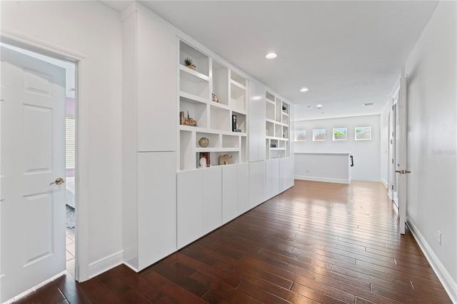 10007 HAZELNUT COURT, Tampa, FL 33647