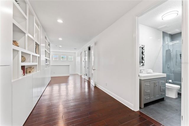 10007 HAZELNUT COURT, Tampa, FL 33647
