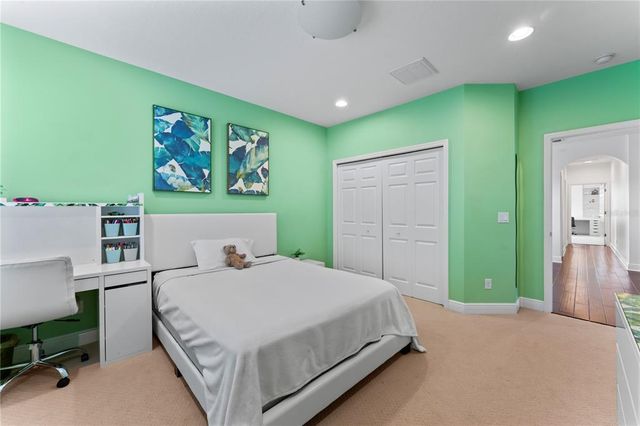 10007 HAZELNUT COURT, Tampa, FL 33647