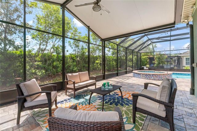 10007 HAZELNUT COURT, Tampa, FL 33647