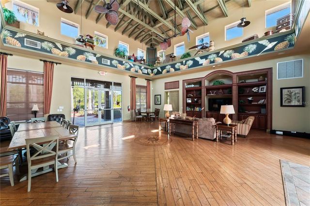 10007 HAZELNUT COURT, Tampa, FL 33647