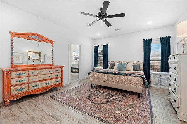 142 N Sheep Dog Avenue, Farmington, AR 72730