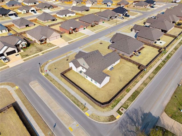 142 N Sheep Dog Avenue, Farmington, AR 72730