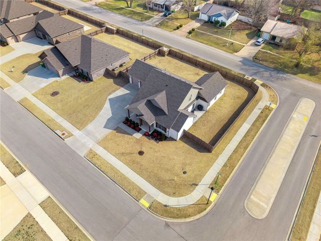 142 N Sheep Dog Avenue, Farmington, AR 72730