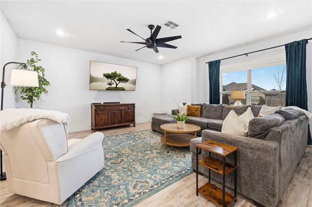 142 N Sheep Dog Avenue, Farmington, AR 72730