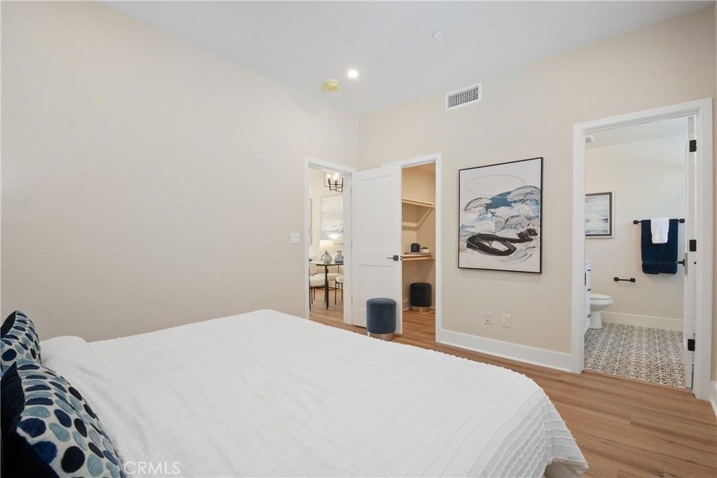 Image 9 of property listing at 18090 Prairie Avenue 101, Torrance, CA 90504