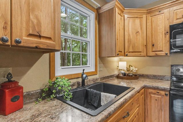 818 Saddle Ridge, Portage, WI 53901