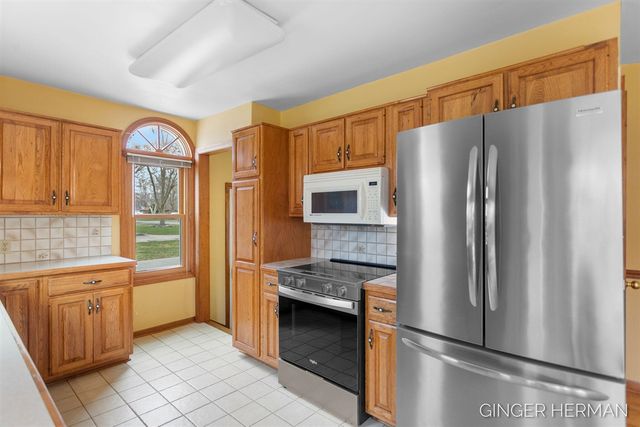 7708 Hazel Drive, Jenison, MI 49428